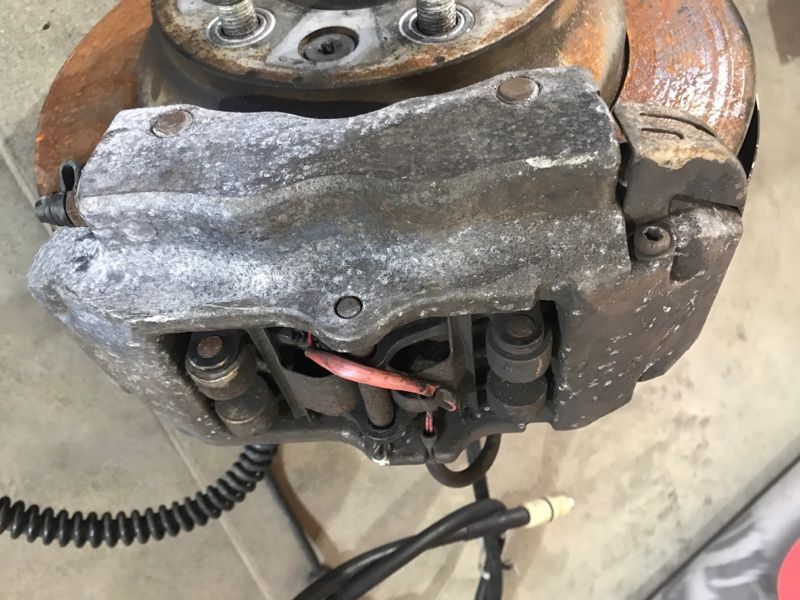 Суппорт тормозной 7L6615423L Audi Q7