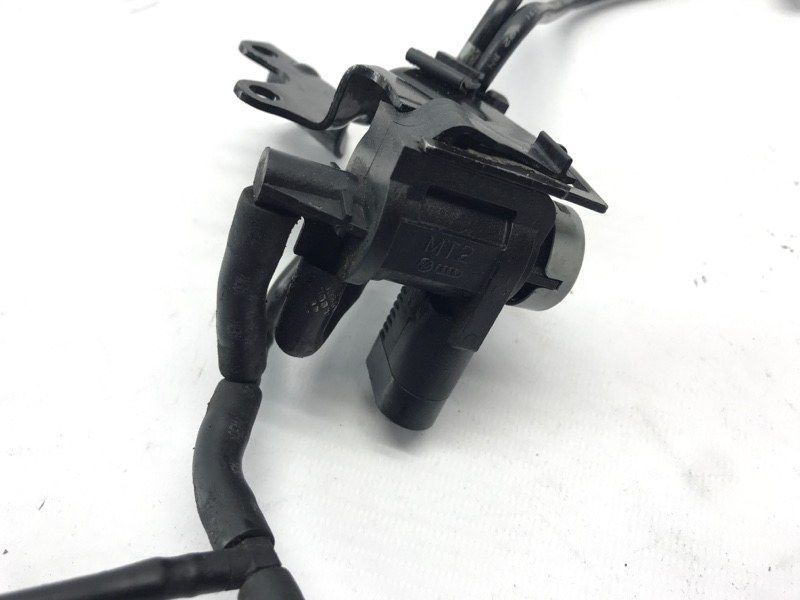 Клапан вакуума 1K0906283A Volkswagen Touareg