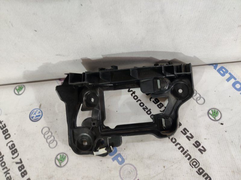 Направляюча заднього бампера права 3C8807394D Volkswagen CC Volkswagen CC