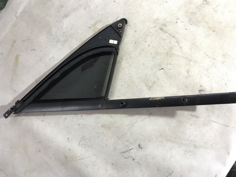Скло дверей 7P6845113 Volkswagen Touareg
