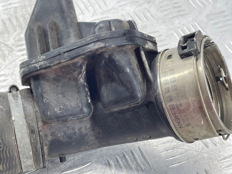 Патрубок інтеркулера 31422061 Volvo XC90