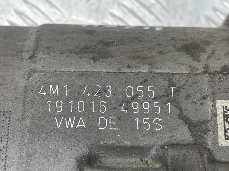 Рульова рейка 4M1423055T Audi Q7
