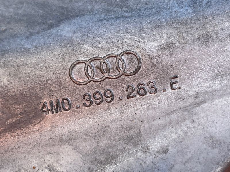 Кронштейн коробки АКПП / траверса / опора Audi Q7