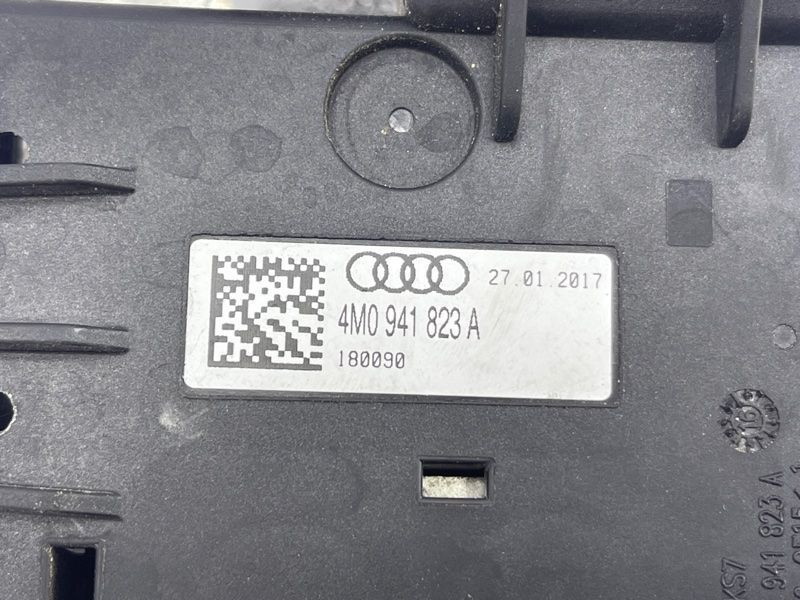 Блок розподільчий Audi Q7