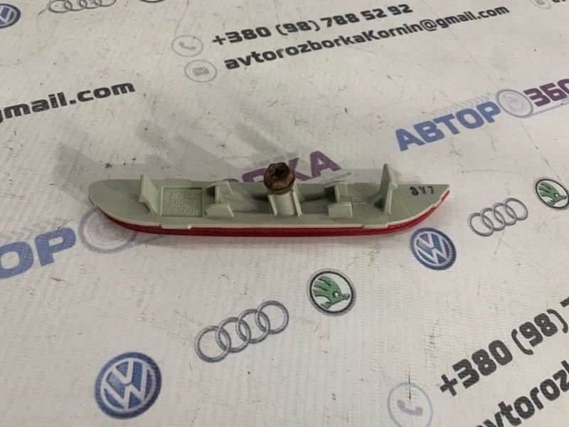 Катафот бампера 26560JJ90A Infiniti Q50