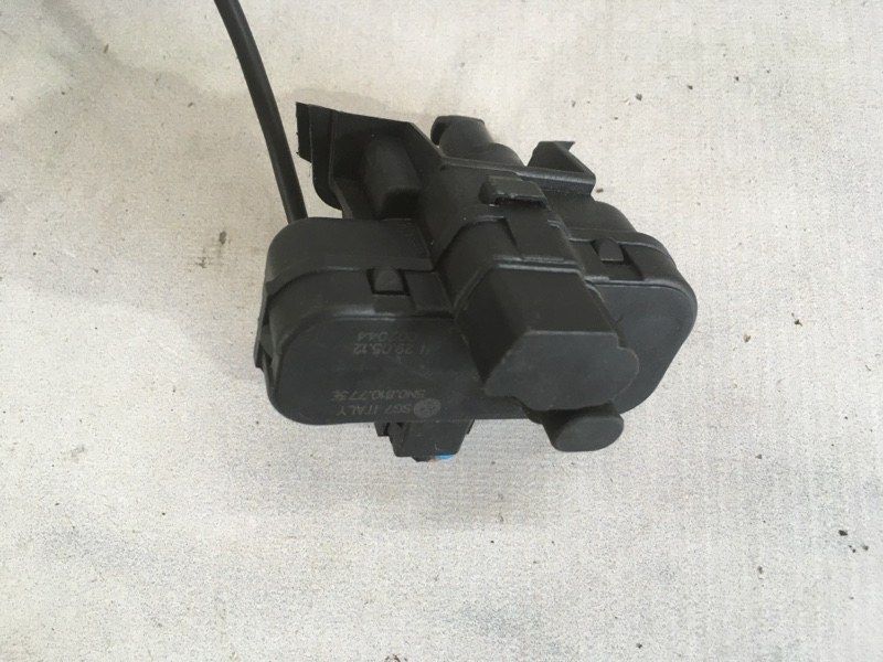 Замок лючка топливного бака 5N0810773E Volkswagen Tiguan