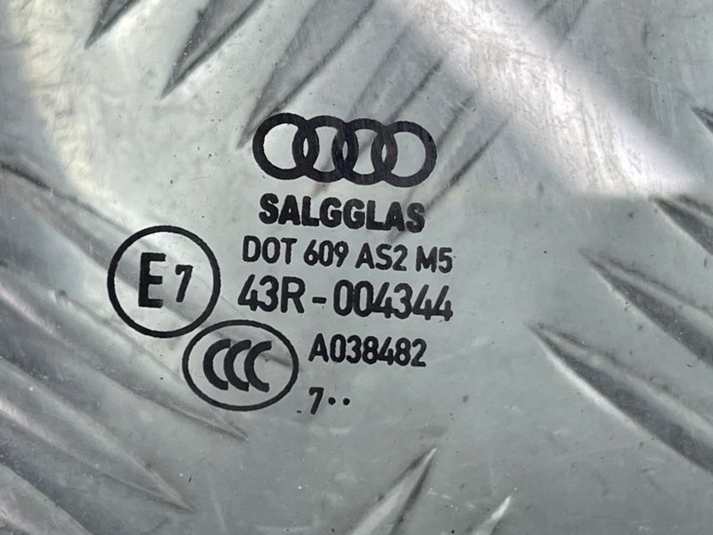 Скло глухе передніх дверей праве 4M0845114 Audi Q7 Audi Q7, Audi SQ7