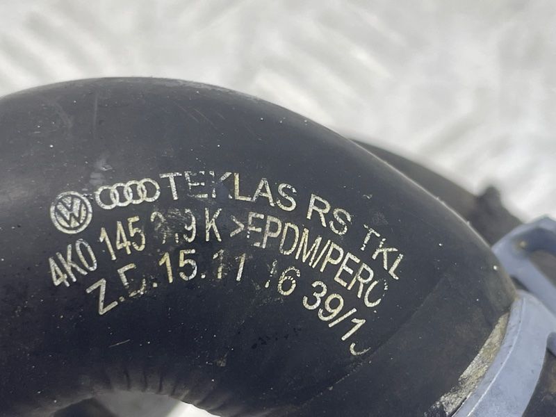 Патрубок системи охолодження 4K0145879K Audi A6