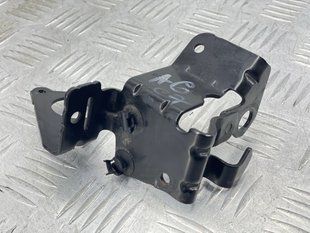 Кронштейн дополнительного насоса ОЖ 4G0121305DL Audi A6