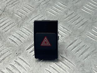 Кнопка аварійки Audi A6