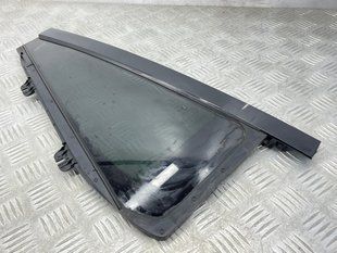 Бічне скло дверей 31352995 Volvo XC90