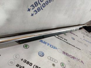 Молдинг / ущільнювач пазу скла (хром) 4H0853283C2ZZ Audi A8