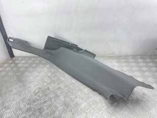 Облицювання стійки 8R0867767B Audi Q5