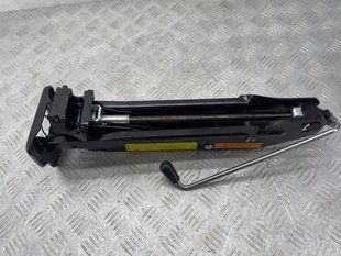 Домкрат 8R0011031E Audi Q5