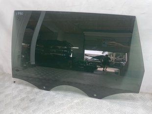 Стекло двери Audi Q7