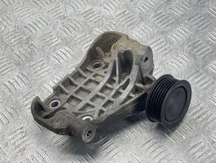 Кронштейн генератора Volkswagen Touareg