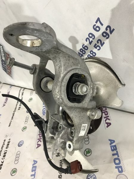 Поворотний кулак / цапфа з підшипником 8K0505432AR Audi A6