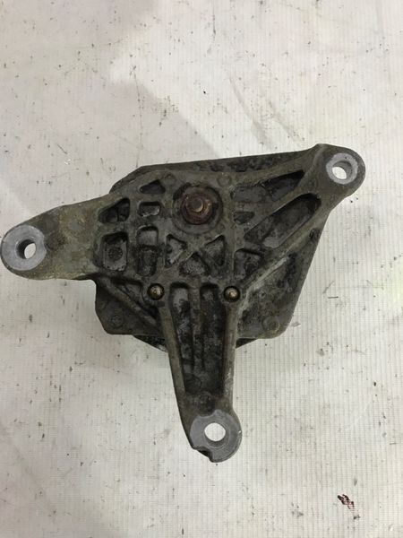 Опора / подушка КП 8K0399151CM Audi S8