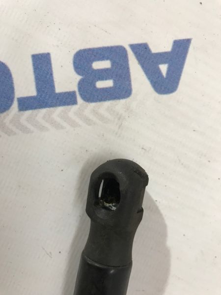 Газовий упор капота 30784935 Volvo XC60