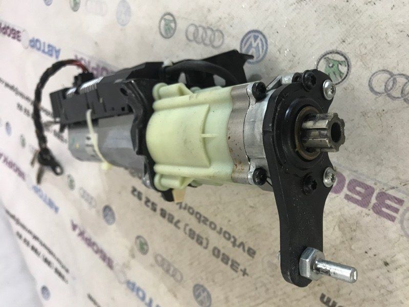 Привідний блок кришки багажника 4L0827851E Audi Q7