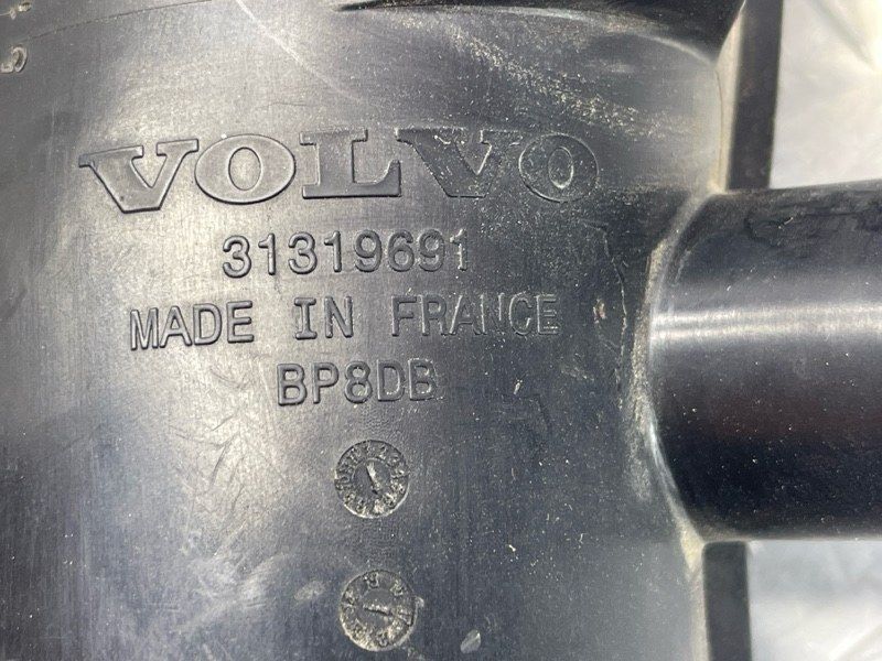 Патрубок воздушный 31319691 Volvo XC60