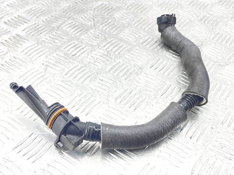 Вентиляционный шланг блока цилиндров 06E103226A Audi Q7 Audi A6, Audi A7, Audi A8, Audi Q7
