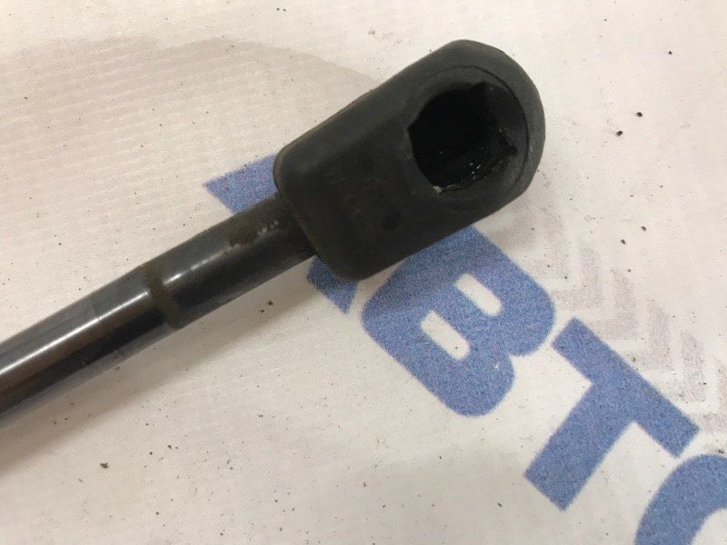 Газовий упор капота 30784935 Volvo XC60