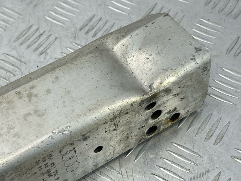 Кронштейн підсилювача бампера 8K0807331B Audi A4