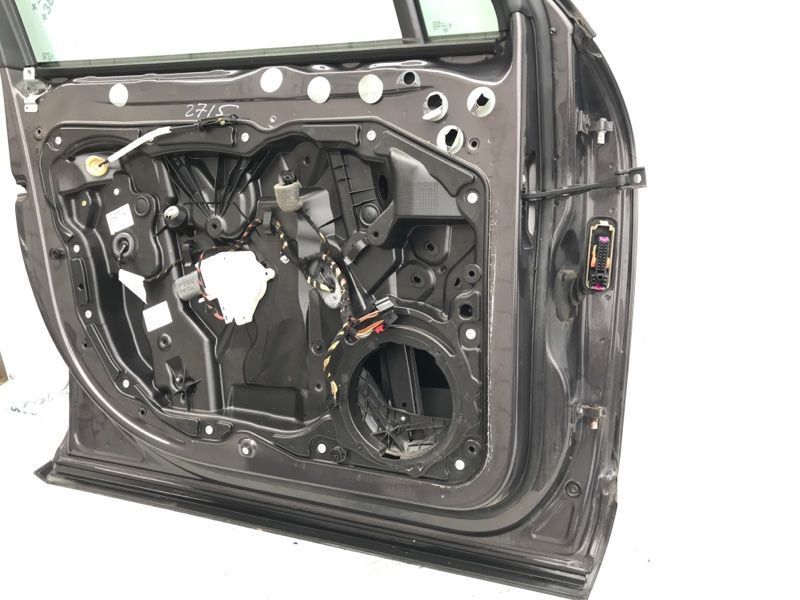 Двері 7P0831055 Volkswagen Touareg