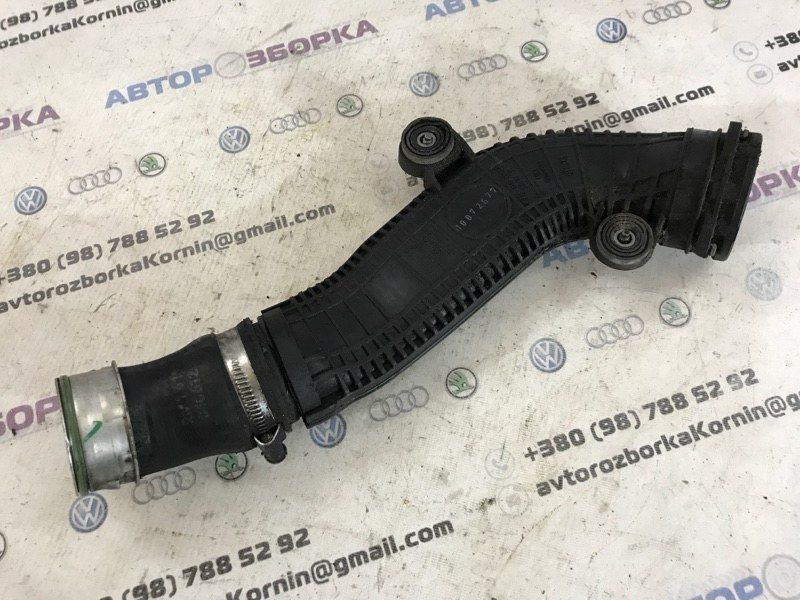 Патрубок інтеркулера 1K0145840R Volkswagen CC