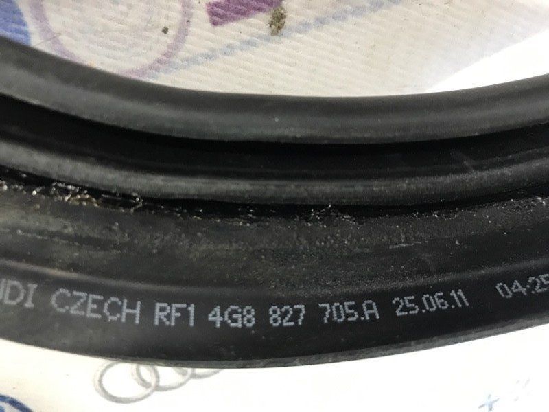 Ущільнювач багажника 4G8827705A Audi A7
