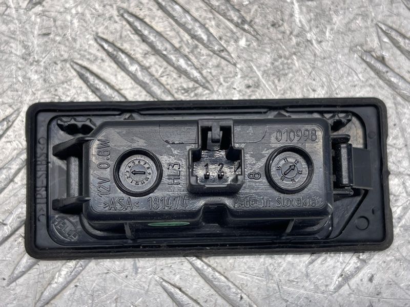 Светодиодная подсветка номерного знака 4G0943021 Audi A6 Audi A3 Sportback e-tron, Audi A3, Audi A4, Audi A4 Allroad, Audi A5, Audi A6, Audi A7, Audi Q3, Audi Q5, Audi Q7, Audi RS5, Audi RS7, Audi S3, Audi S4, Audi S5, Audi S6, Audi S7, Audi SQ5, Audi TT, Audi TT RS, Audi TTS