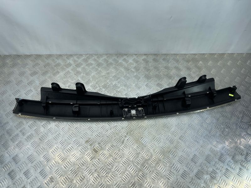 Накладка замка багажника 4L0864483 Audi Q7