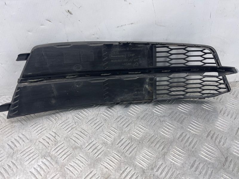 Решітка бампера 4G0807681AF Audi A6
