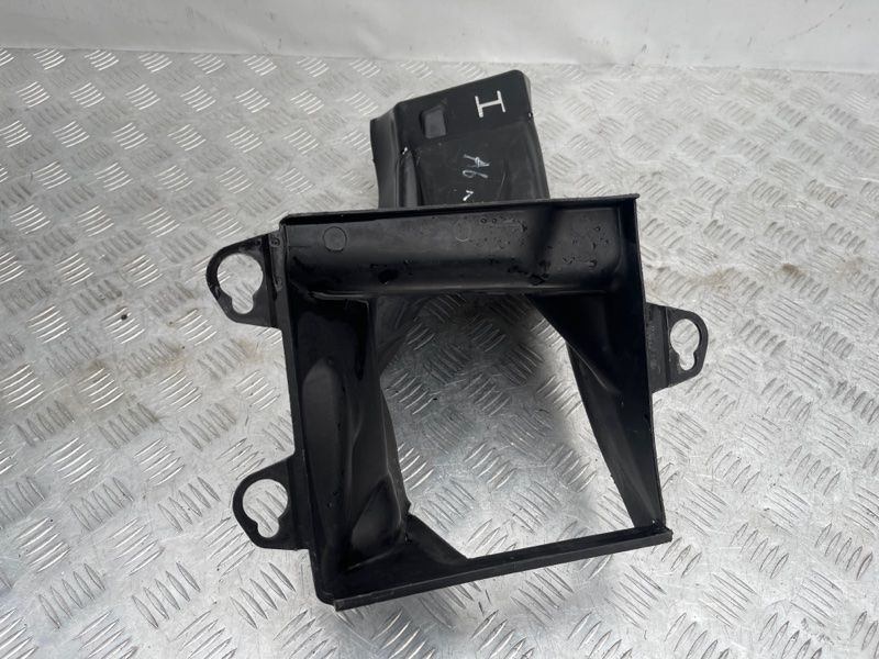 Накладка 4F0145333 Audi A6