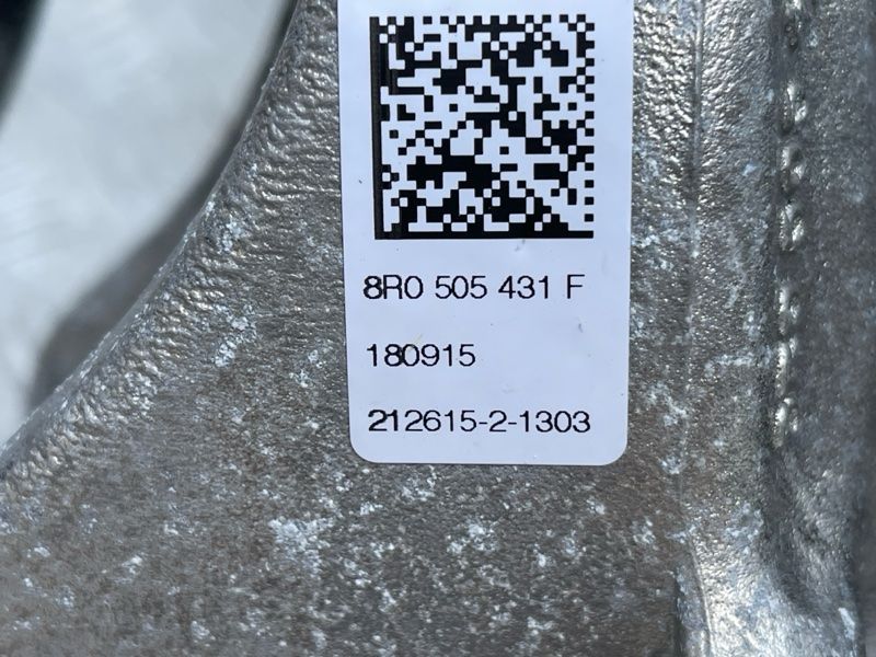 Поворотный кулак / Цапфа 8R0505431C Audi A6