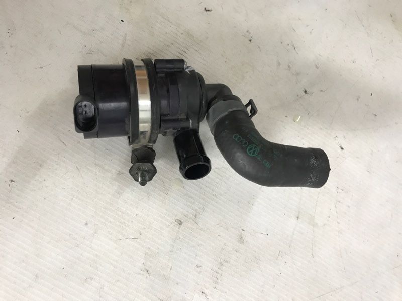 Дополнительный насос ОЖ / Помпа 7L0965561K Audi Q7