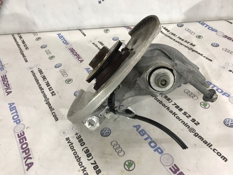 Поворотний кулак / цапфа з підшипником 8K0505432AR Audi A6