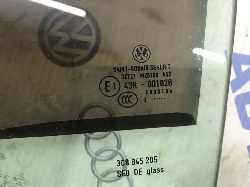 Скло дверей 43R001026 Volkswagen CC