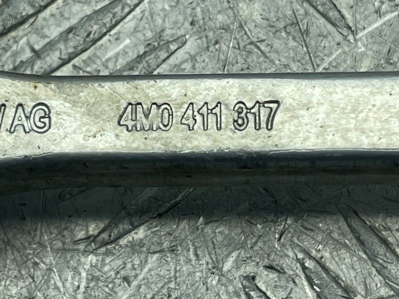Стійка стабілізатора передньої підвіски ліва/права 4M0411317 Audi Q5 Audi A4, Audi A4 Allroad, Audi A5, Audi A6, Audi A6 Allroad, Audi A7, Audi A8, Audi e-tron, Audi e-tron S, Audi Q5, Audi Q7, Audi Q8, Audi Q8 e-tron, Audi RS5, Audi RS6 Avant, Audi RS7, Audi RS Q8, Audi S4, Audi S5, Audi S6, Audi S7, Audi S8, Audi SQ5, Audi SQ7, Audi SQ8, Audi SQ8 e-tron