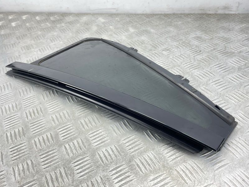 Бічне скло дверей 31352995 Volvo XC90