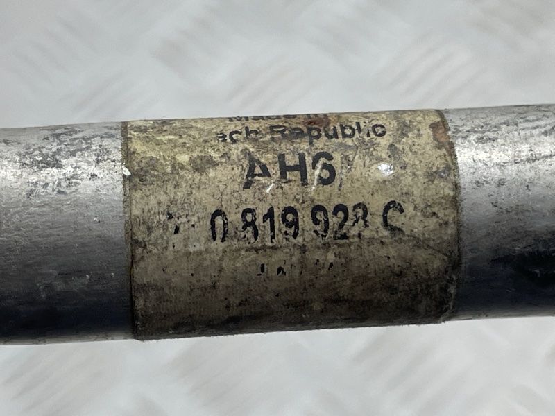Трубопровід системи охолодження 7P0819928C Volkswagen Touareg