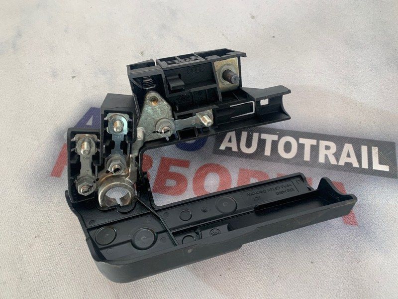 Клема акумулятора KB8J4590 Audi A7