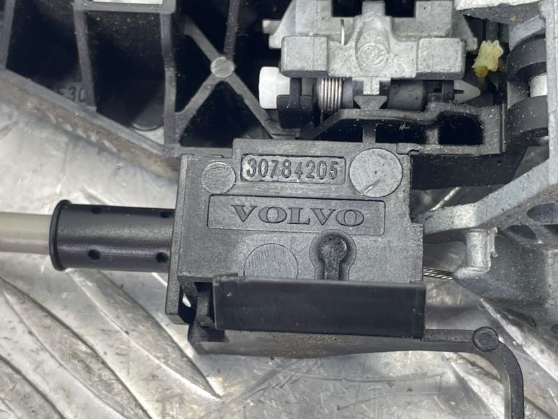 Кронштейн ручки Volvo XC60