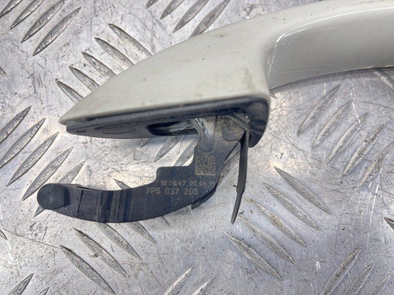 Ручка дверей зовнішня 7P6837206 Volkswagen Touareg