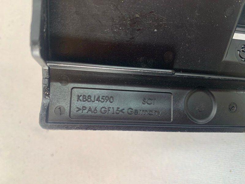 Клема акумулятора KB8J4590 Audi A7