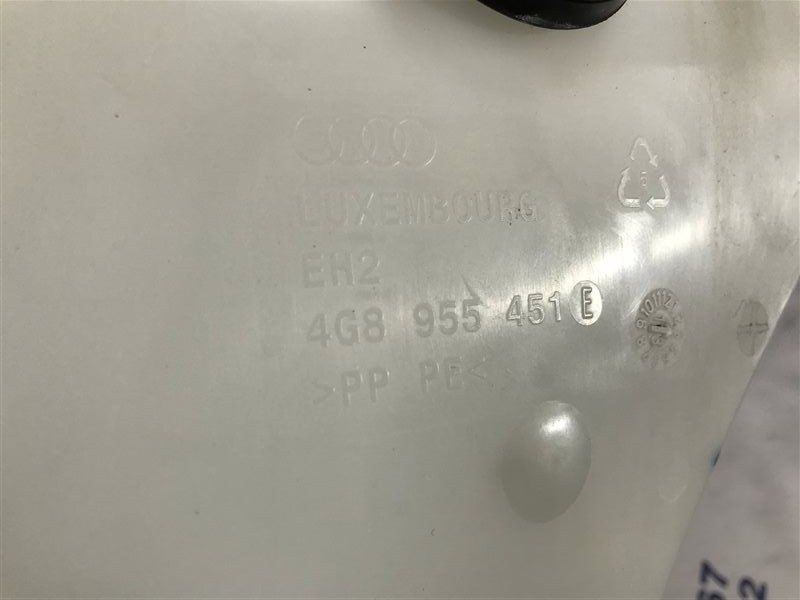 Бачок омывателя стекла 4G8955451E Audi A7