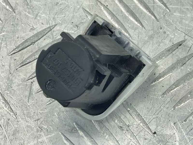 Колпачок ручки двери 8T0837167A Audi Q3