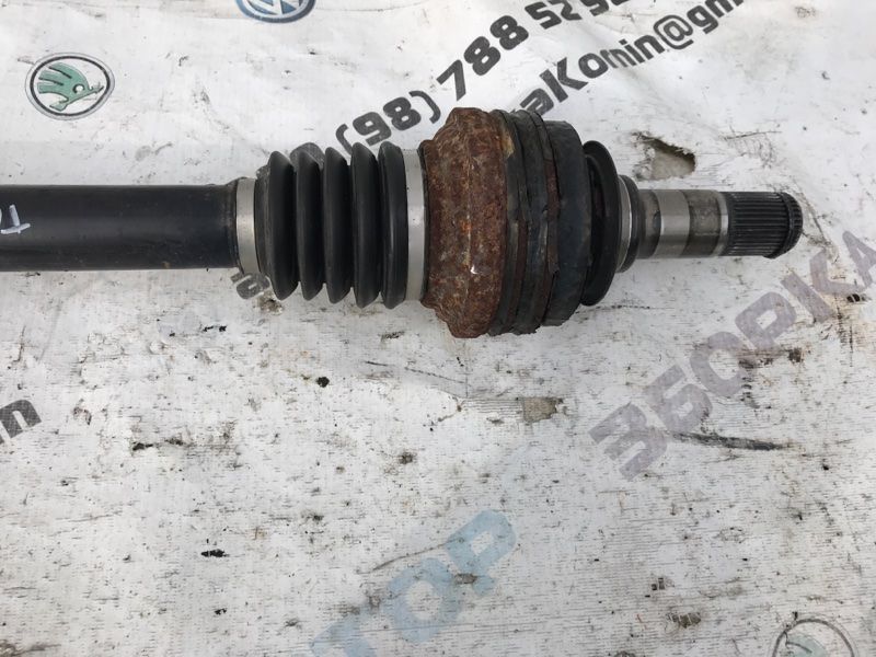Піввісь 7P0501201G Volkswagen Touareg