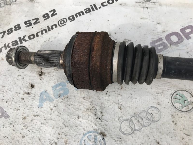 Піввісь 7P0501201G Volkswagen Touareg